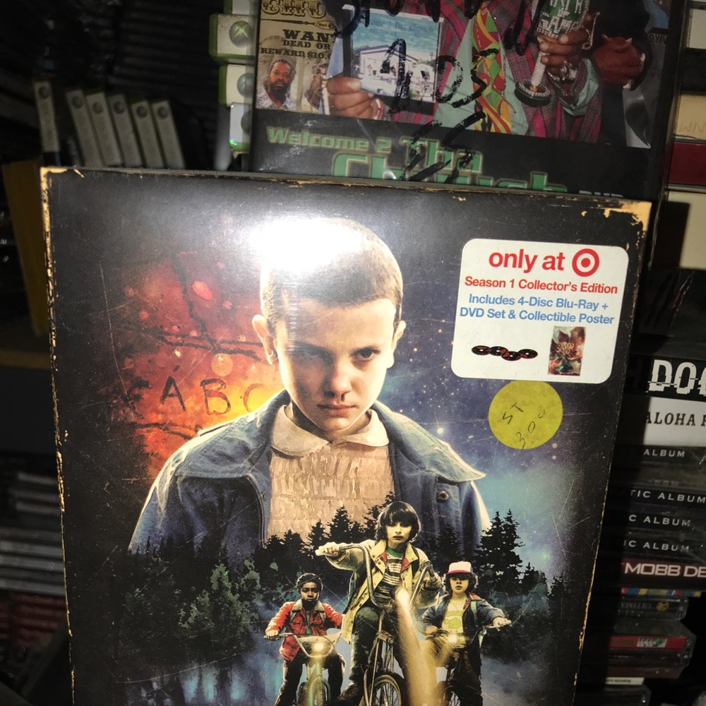 Stranger Things Complete First Season Target Exclusive Bluray Set SEALED NEW